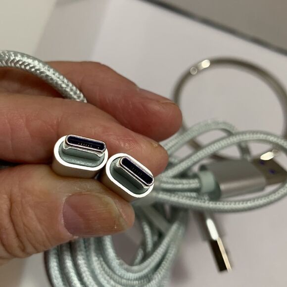 Magfast phone case all in one: car mount and gaming dock - Picture 15 of 17